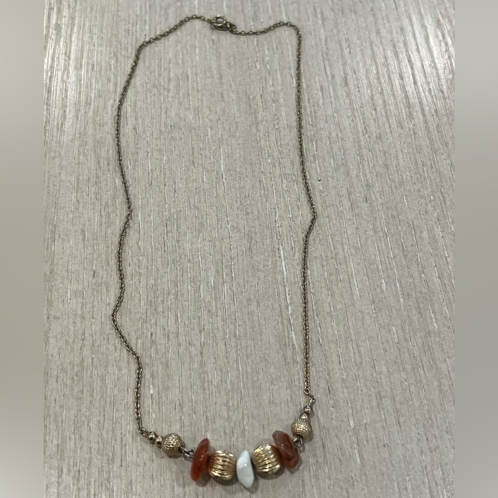 VINTAGE SIGNED AVON GOLDTONE W/AMBER WHITE & GOLDTONE BEADS CHAIN NECKLACE